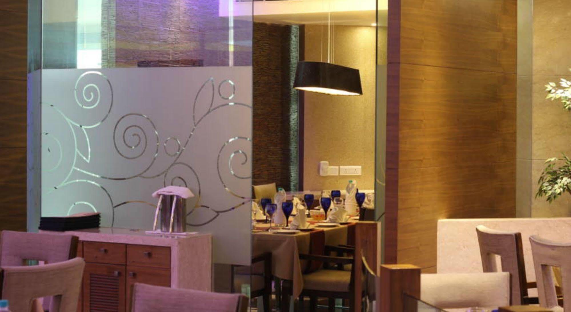 Ramada By Wyndham Navi Mumbai Ξενοδοχείο Εξωτερικό φωτογραφία