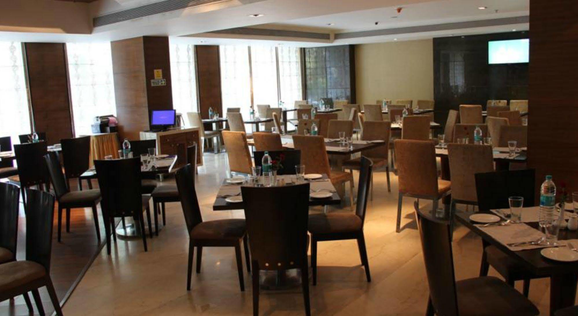 Ramada By Wyndham Navi Mumbai Ξενοδοχείο Εξωτερικό φωτογραφία